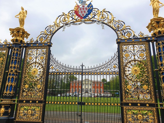 Town hall gates - June 2019