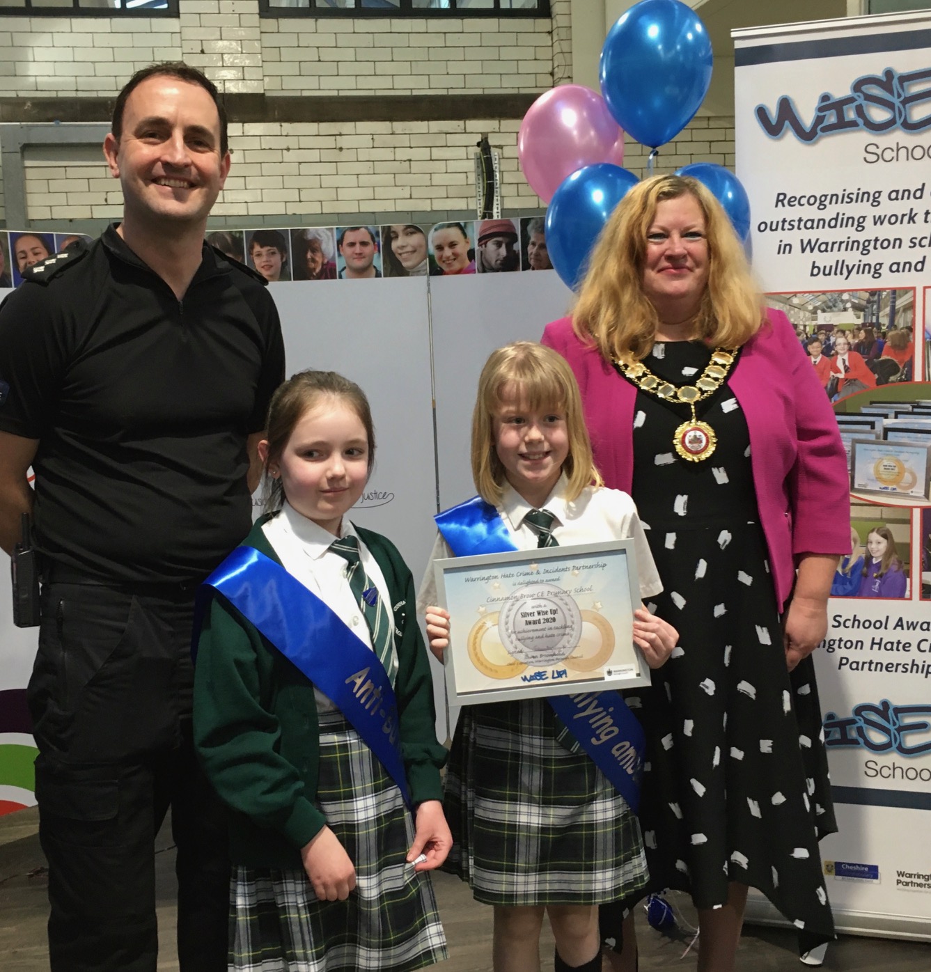 Chief Inspector Simon Meegan and Mayor of Warrington, Cllr Wendy Johnson with Warrington school children at the Wise Up Awards.